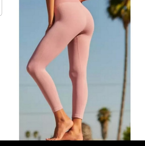 HP🥳 NWOT X FP Movement Rewind Chevron Set - Picture 3 of 10